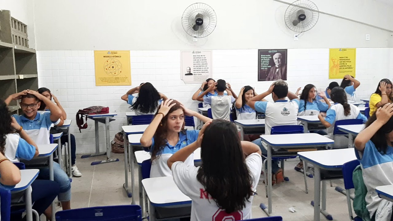 Ed.fisica  na sala de aula. 