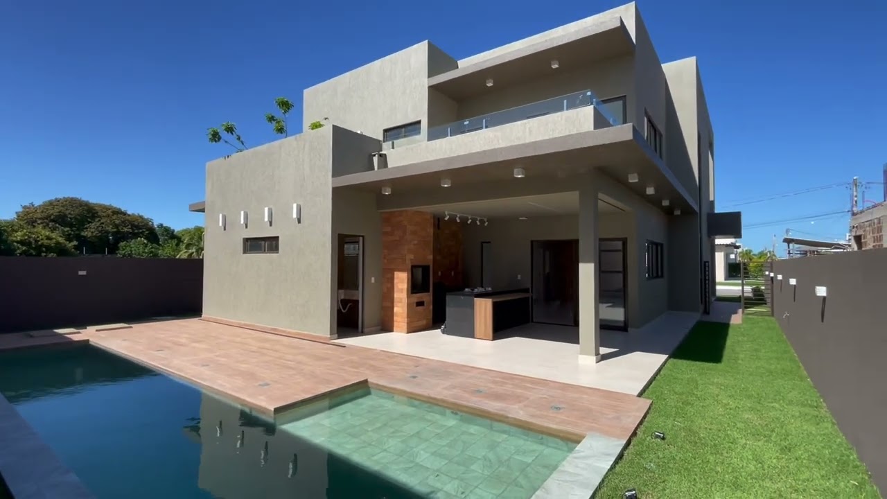 Uma casa INCRÍVEL totalmente moderna no condomínio Granville na praia do francês  (VENDIDA )