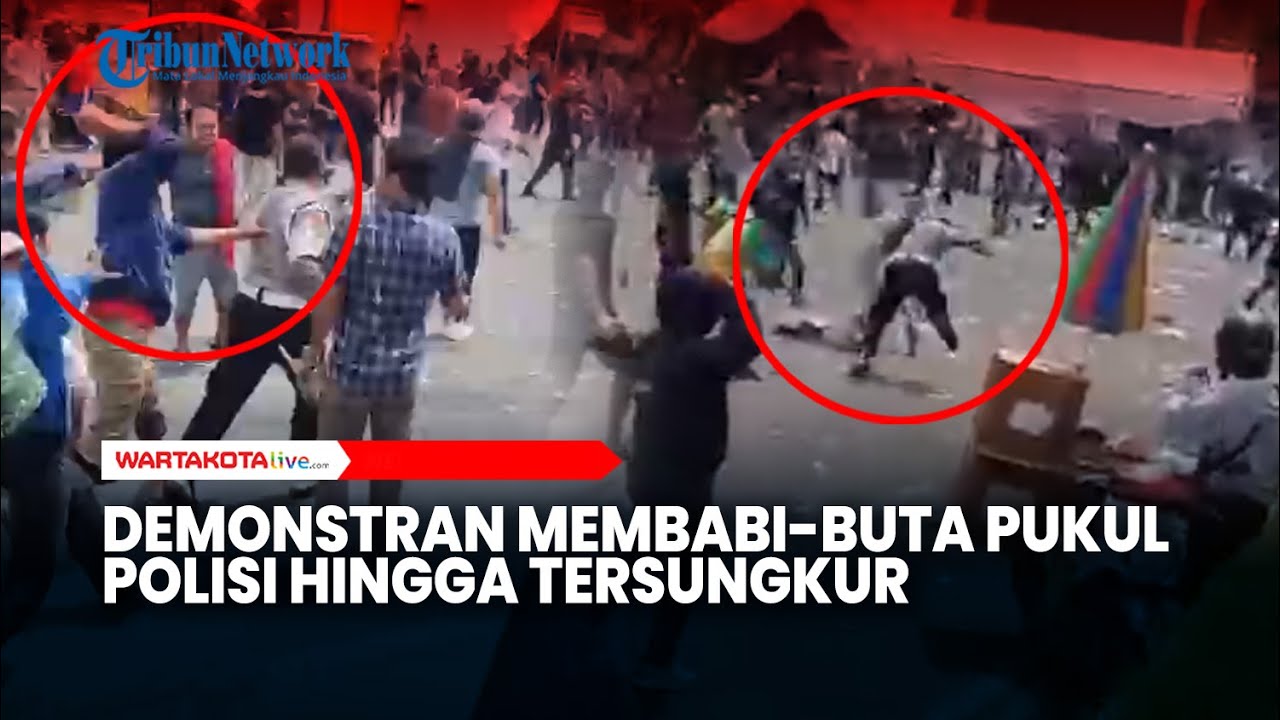 TEREKAM! Detik-detik Demonstran Membabi-buta Pukul Polisi Hingga Tersungkur
