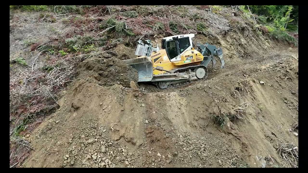 LIEBHERR 746 dozer ile yeni yol yapımı   