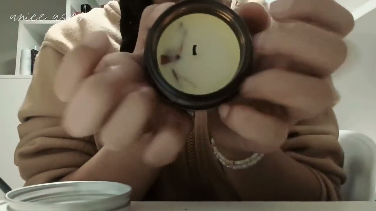 asmr i find on my desk (mouth sounds) 