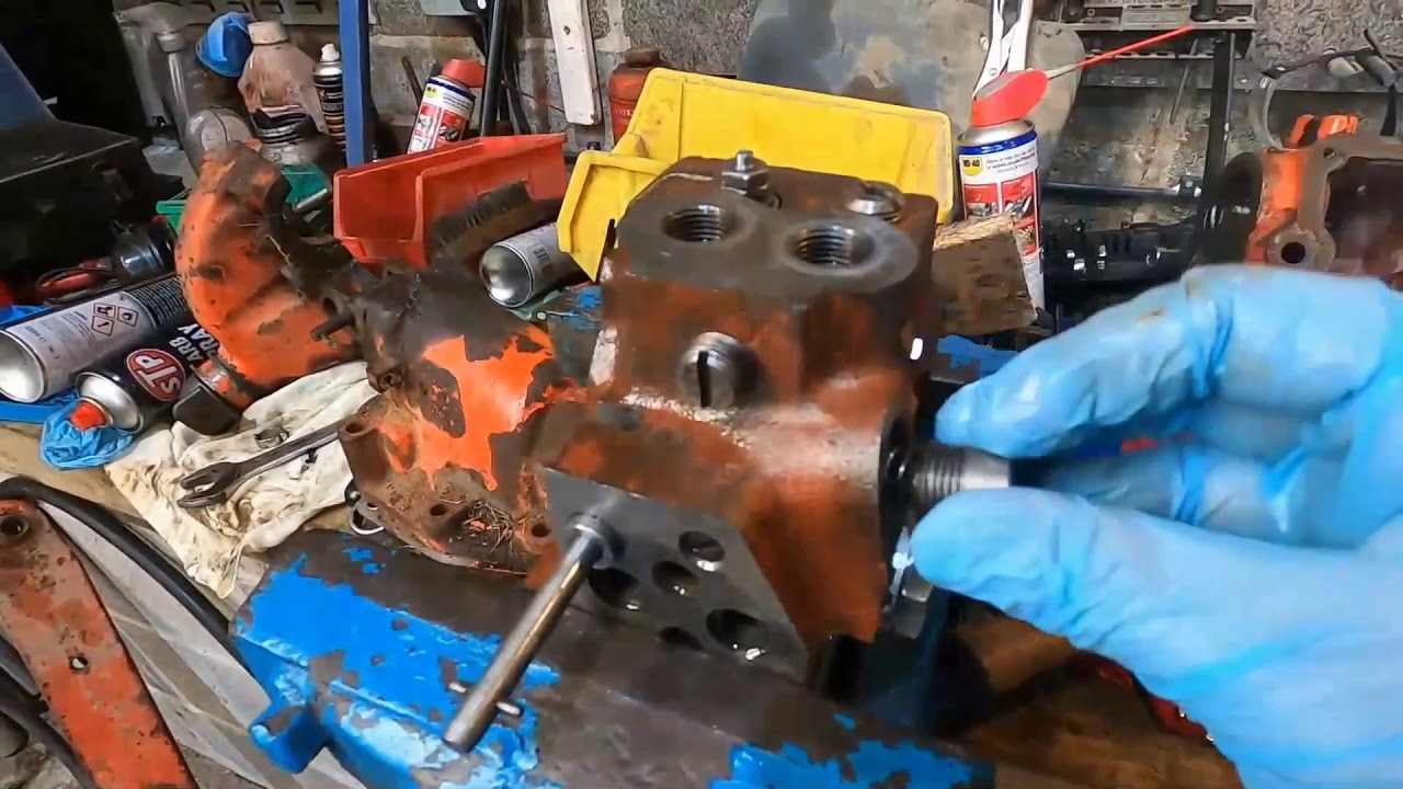 David Brown 885 Hydraulic control valve disassembly and reassembly