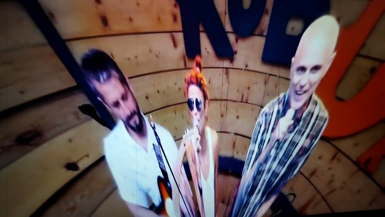 The Lubricators - Legyünk inkább barátok (Kobuci live)