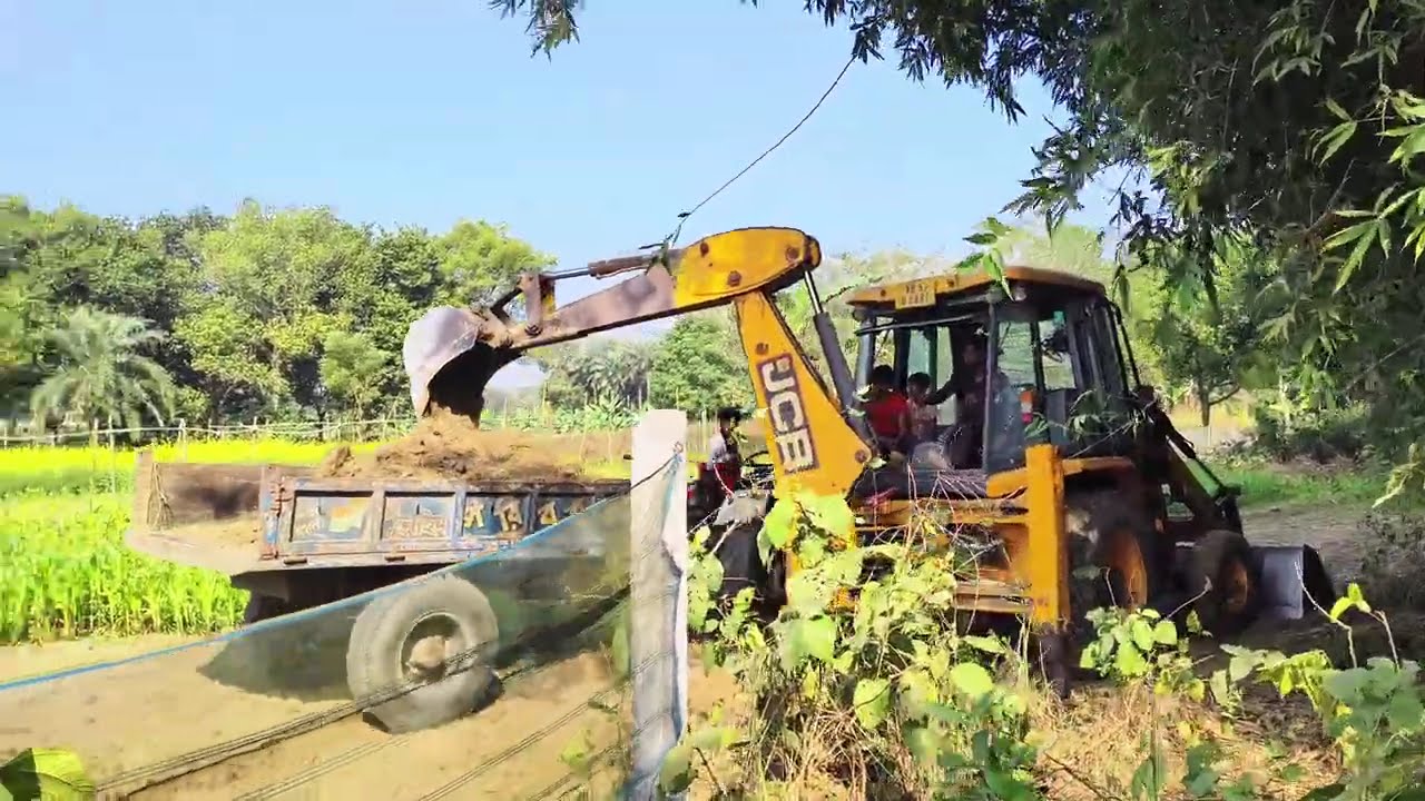 OLD VS NEW Jcb 3dx expart loading mud in | Tractor's powertrac | Sonalika trolley 🚜