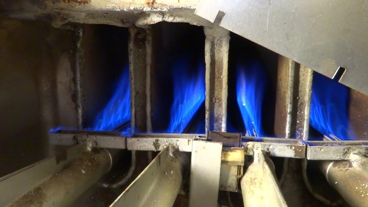 OLD GAS FURNACE 1957 VINTAGE STILL RUNNING