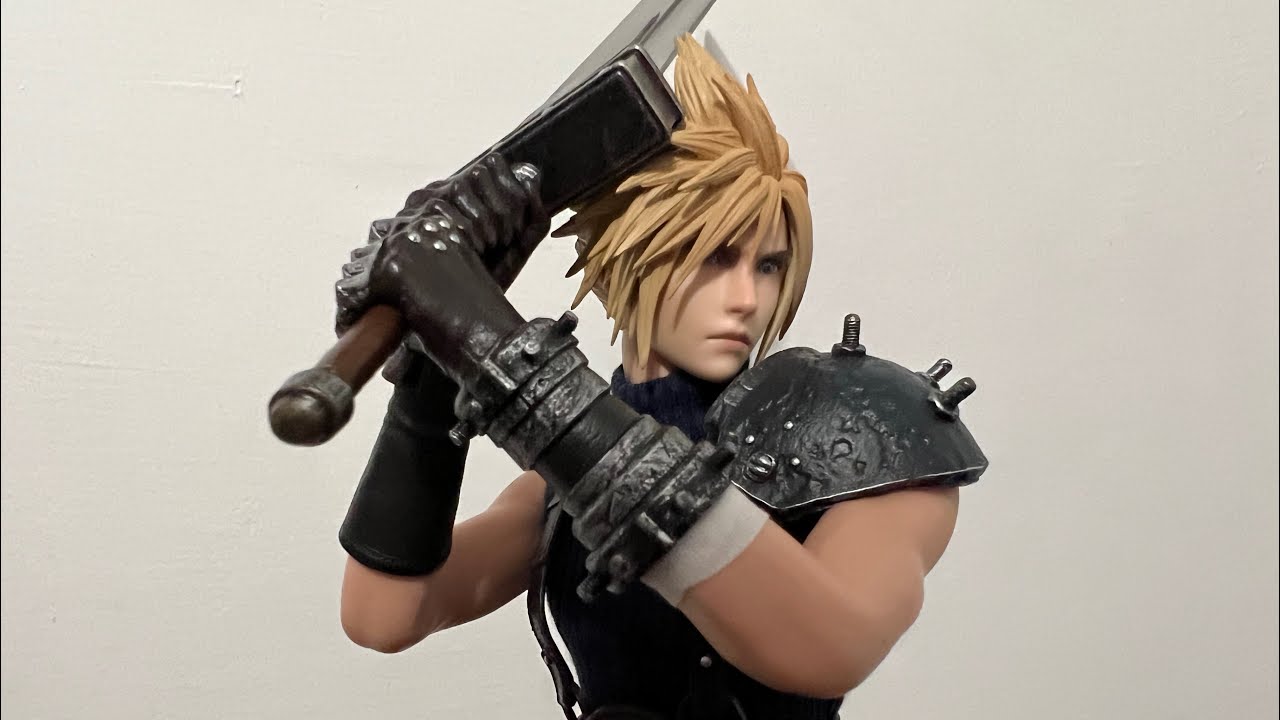 GameToys Cloud Strife Final Fantasy VII: Remake 1/6 Scale Showcase