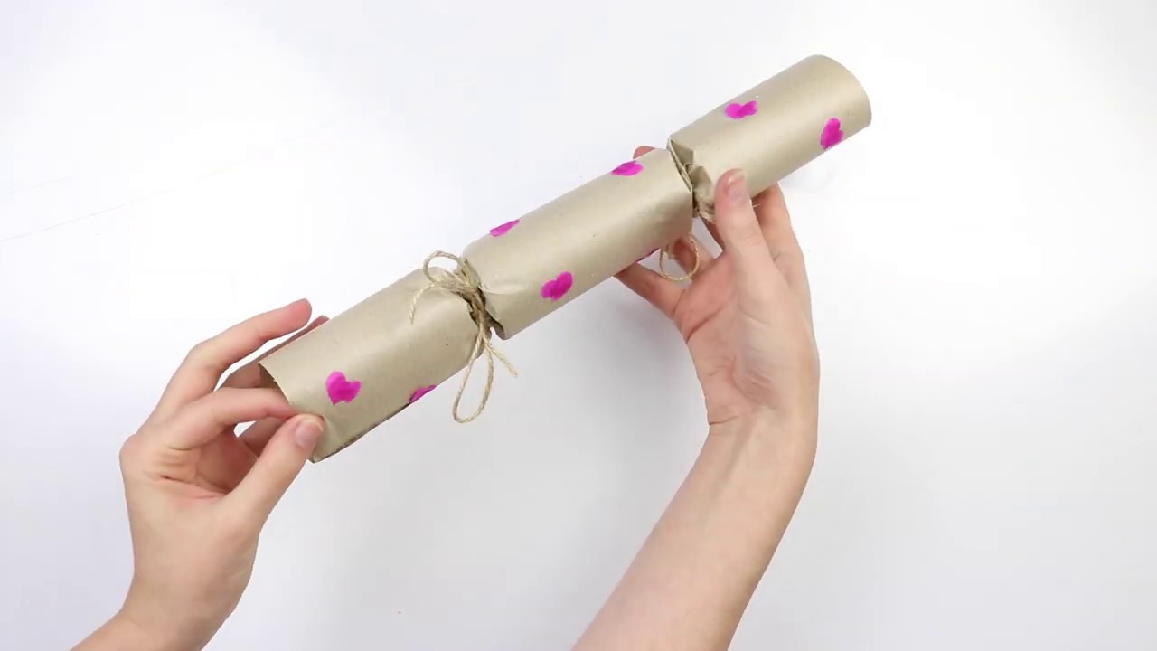 Make your own Christmas Crackers!! DIY Zero Waste Hacks