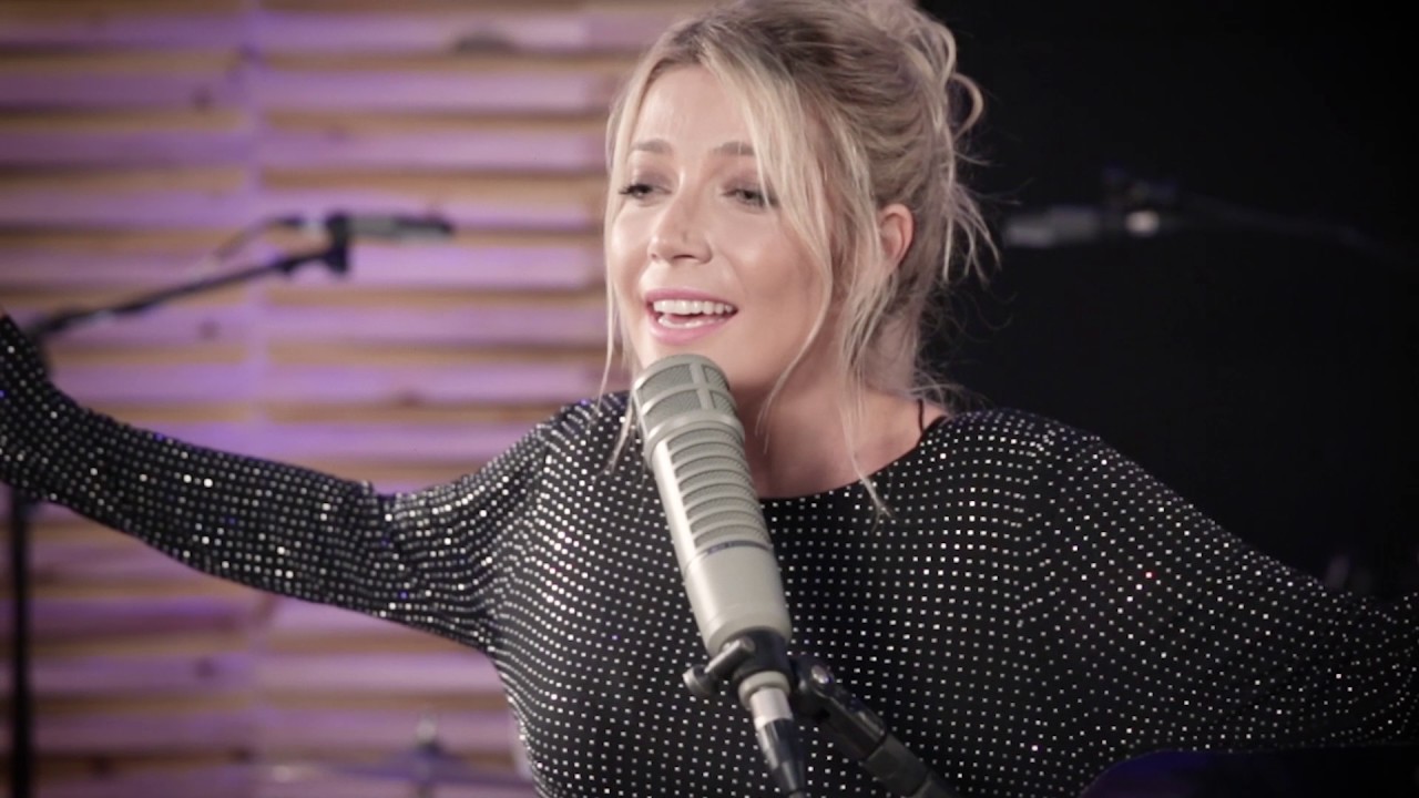 Luiza Possi canta 