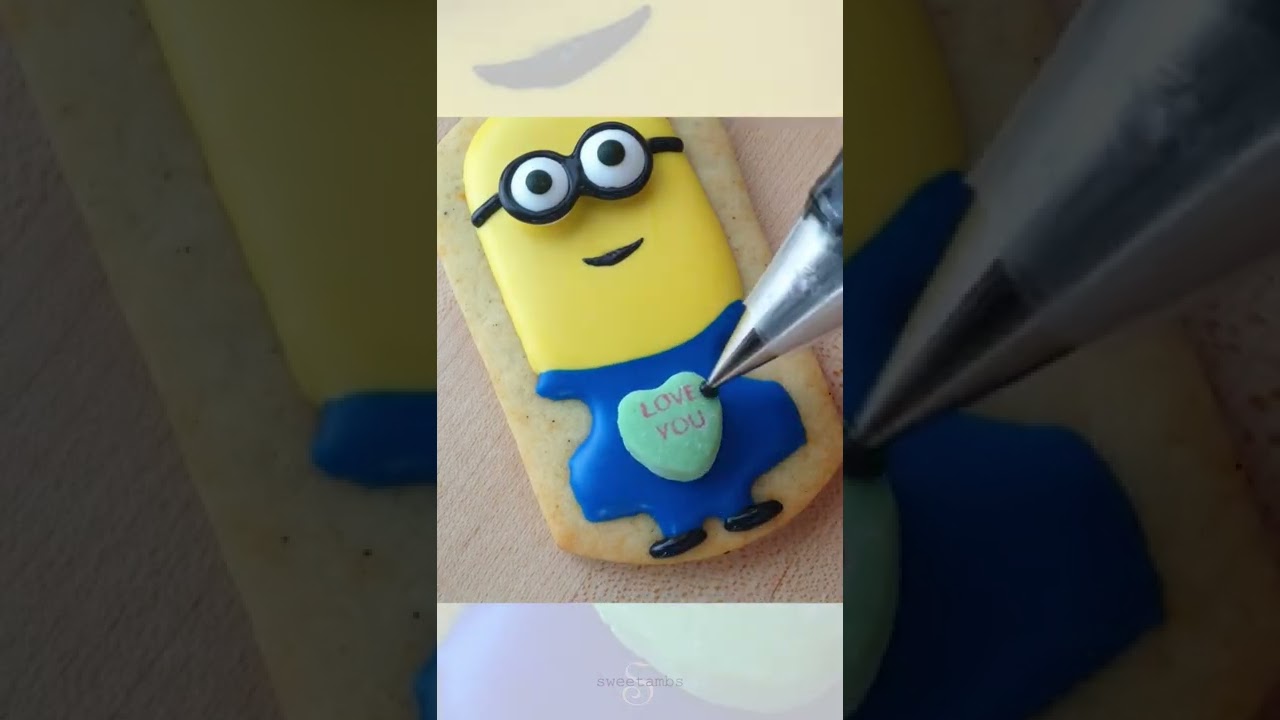 How to decorate Minions Cookies! Satisfying Royal Icing Cookie Decorating