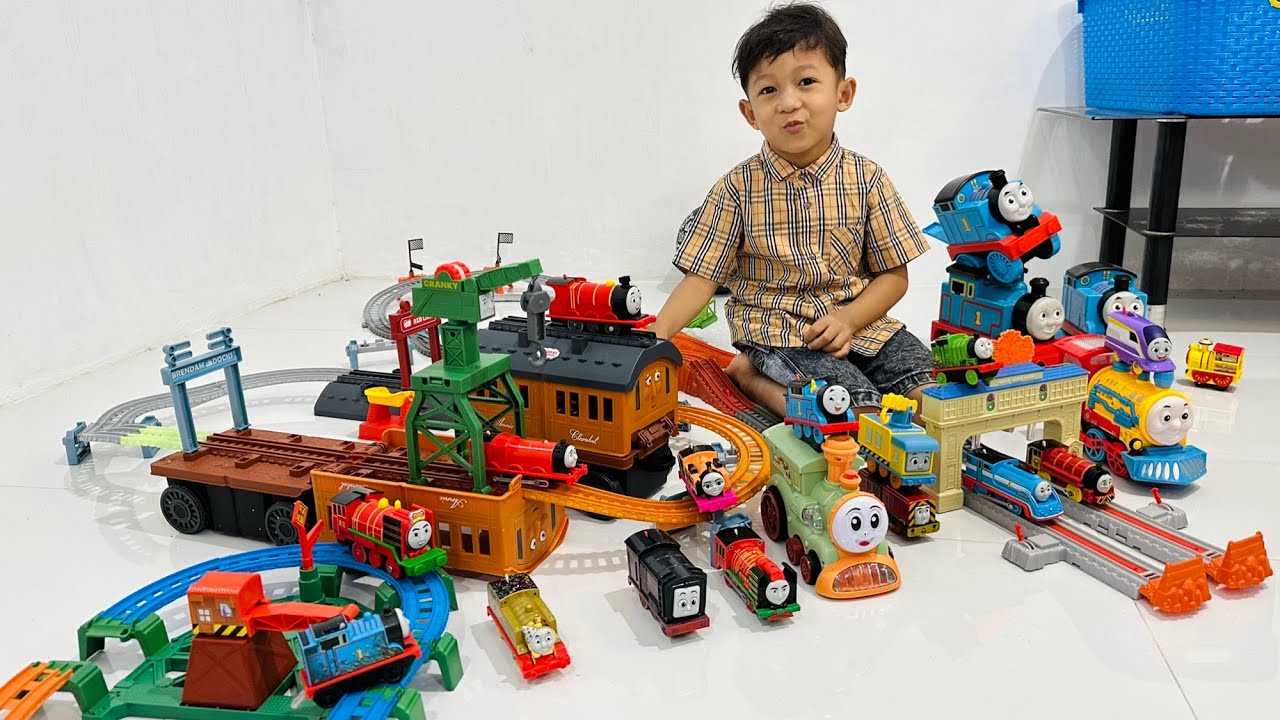 Thomas and Friends, Saya Senang Sekali Bermain Stasiun Thomas, Thomas Blue & Red Collection