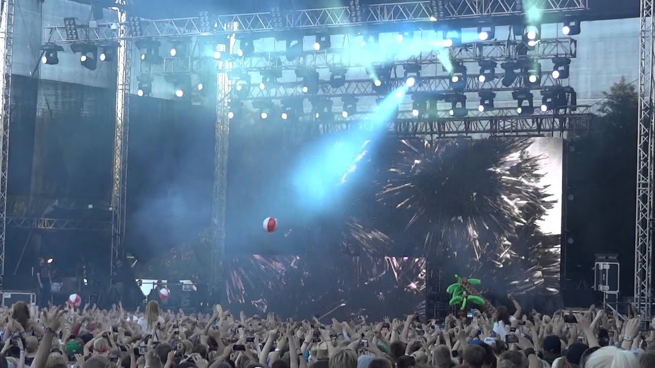 Skrillex - Right In LIVE @ Weekend Festival, Luukki, Finland 17.8.2012