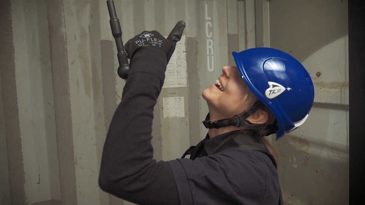 Tracpode - A tripod for lifting and fall arrest operations | CaRol | Blocfor | Tractel