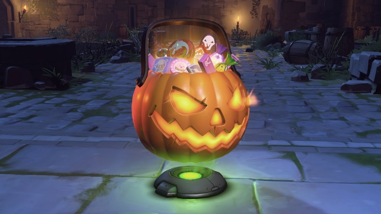 Overwatch: Open free Halloween loot box