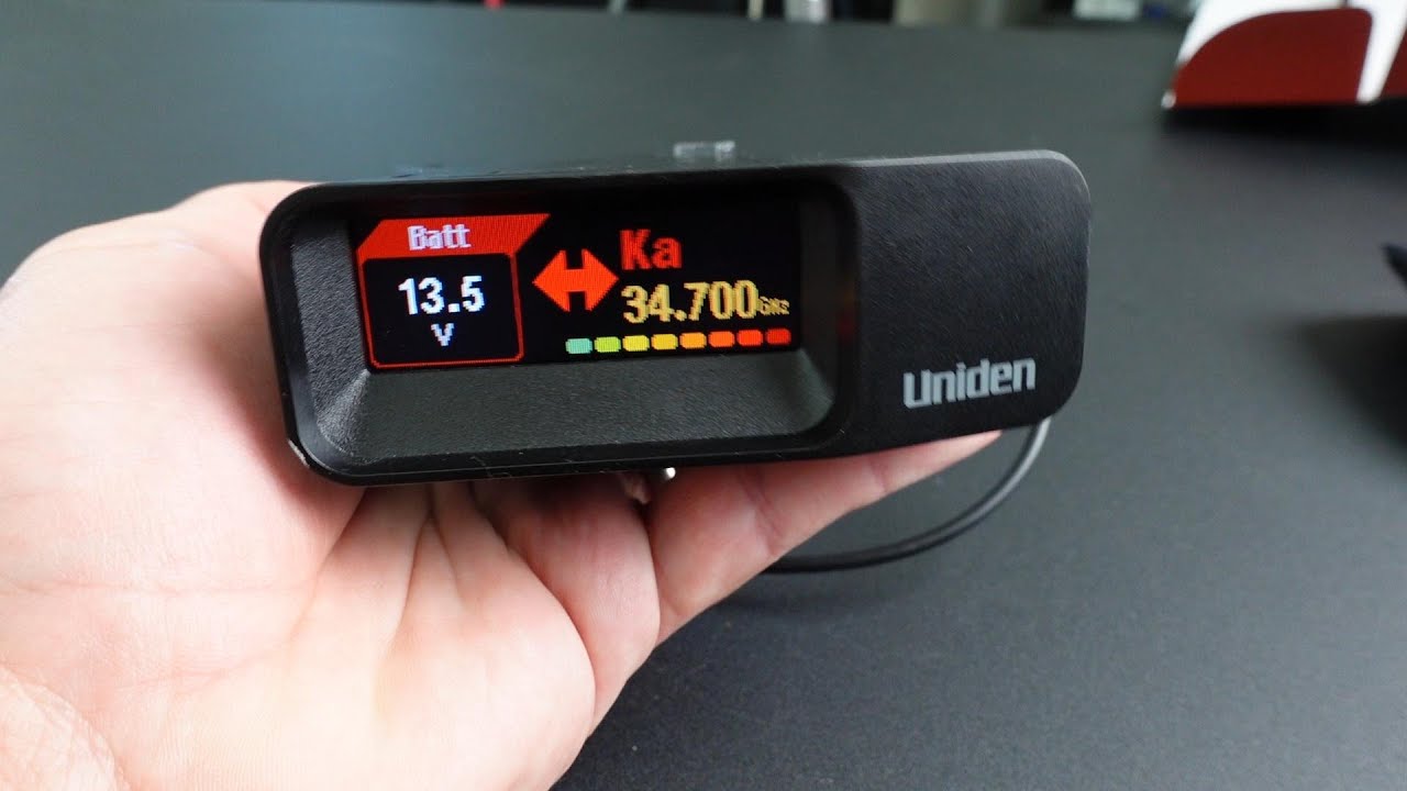 Unboxing and Features Review of the Uniden R7 Radar Detector