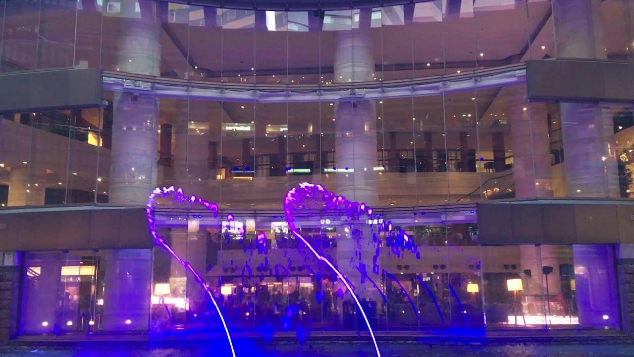 Hakata Canal City dancing fountain- obladi oblada