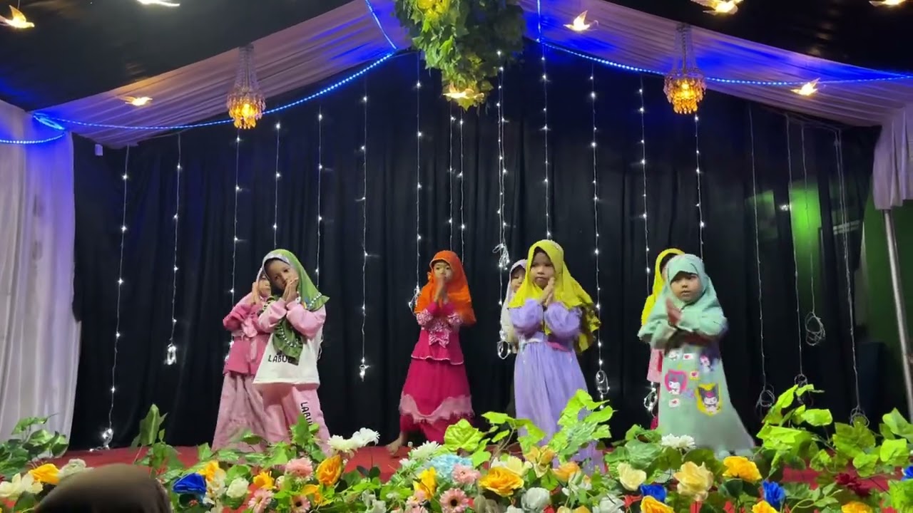 Latihan menari aisyah