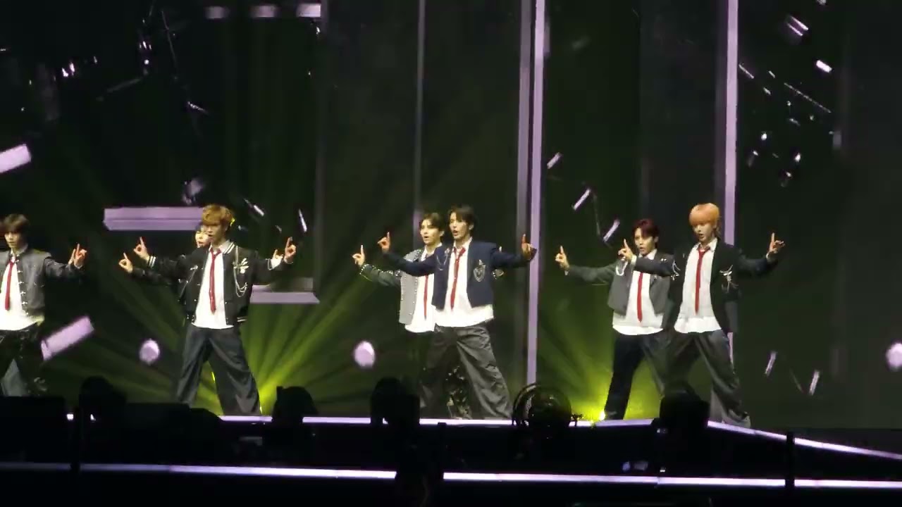 [4K] 250111 SMTOWN LIVE 2025 in SEOUL 슴콘 - SMTR25 Lucifer 직캠(Fancam)