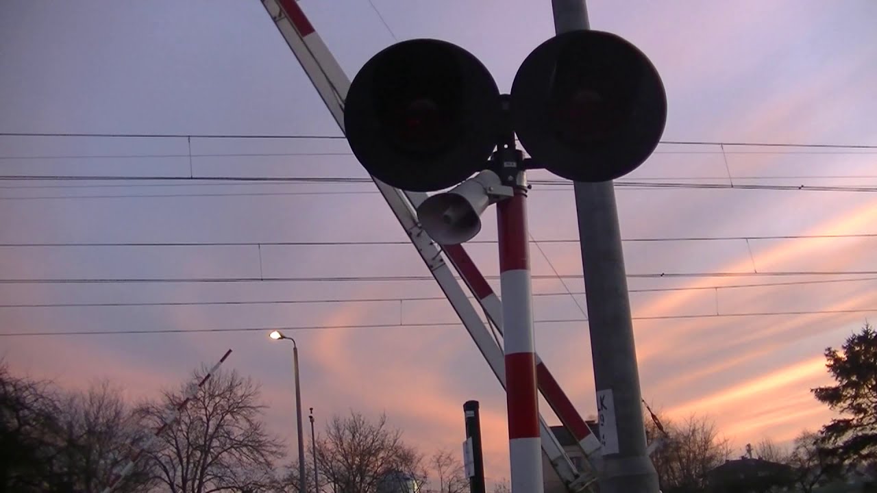 Prezentacja Przejazdu kolejowego ul. Mickiewicza Stare Pole. Grudzień 2020 (Elbląski MK)