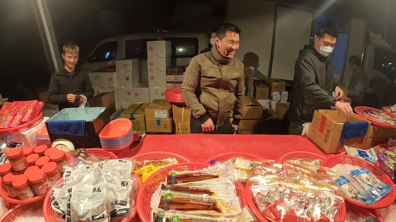01  感謝大姊的支持啦~老闆的忠實觀眾，看老闆直播看到手機發熱，還是要注意一下啦 #嘉義趙又廷 #全晟海產 #週二社頭夜市 #海鮮拍賣 #海鮮叫賣