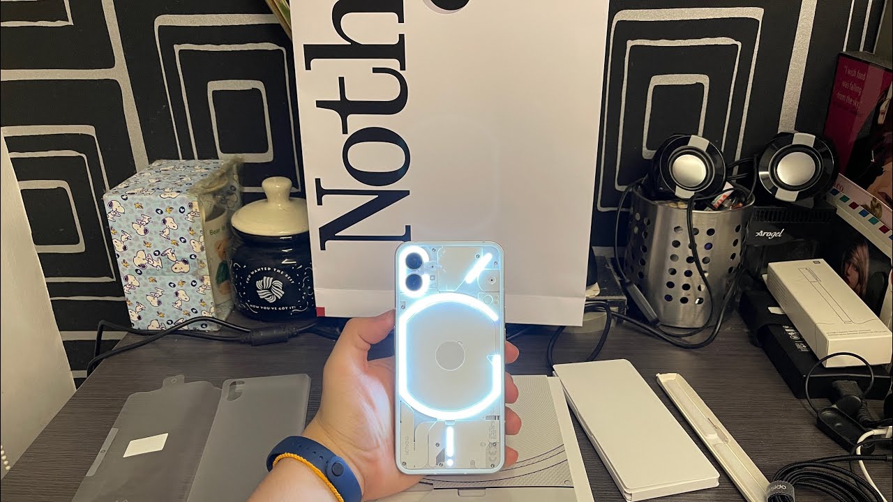 Nothing Phone (1) Unboxing + First Boot Up (White)