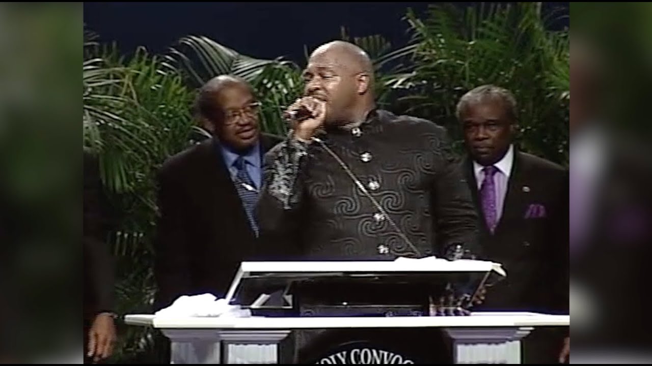 Пастор Марвин Уинанс проповедует на собрании COGIC (2003)