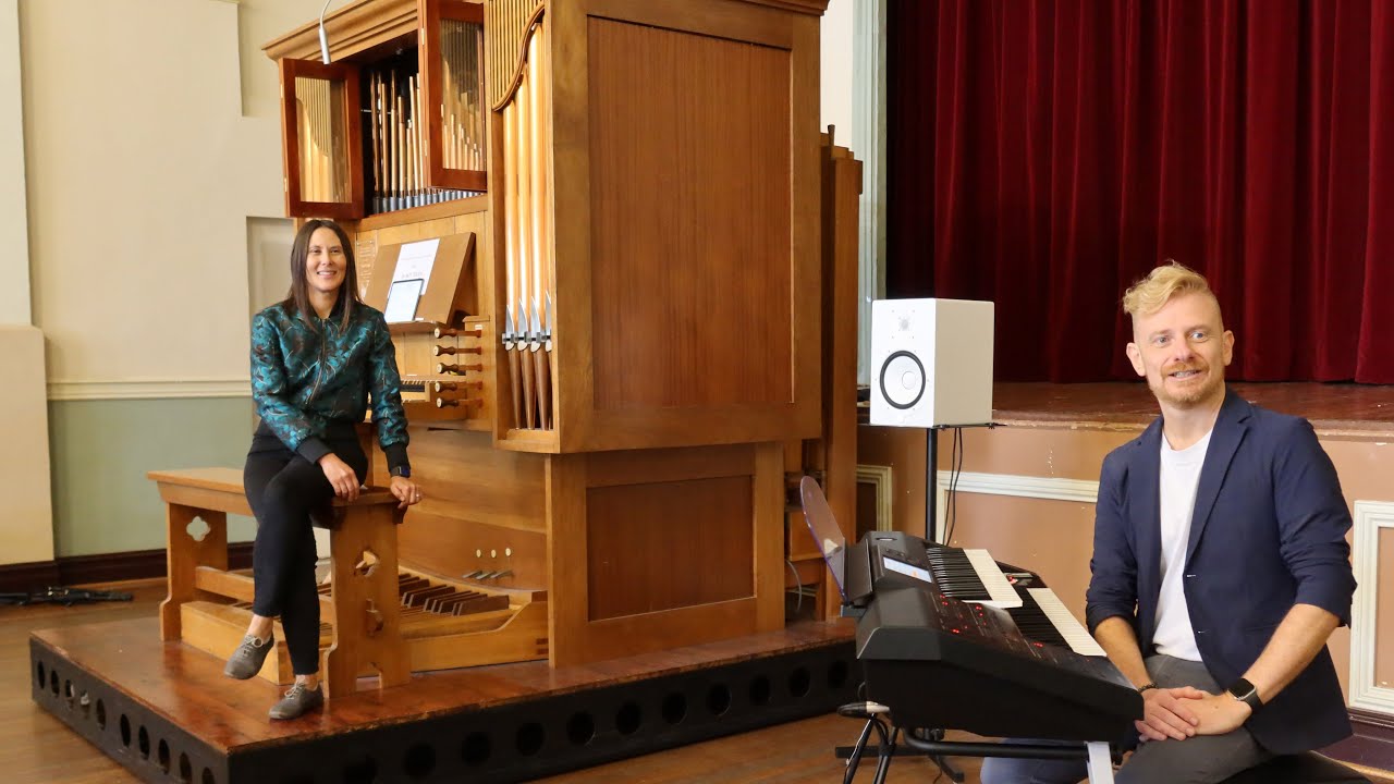 Canon In D Major played on Pipe Organ and Yamaha Electone.