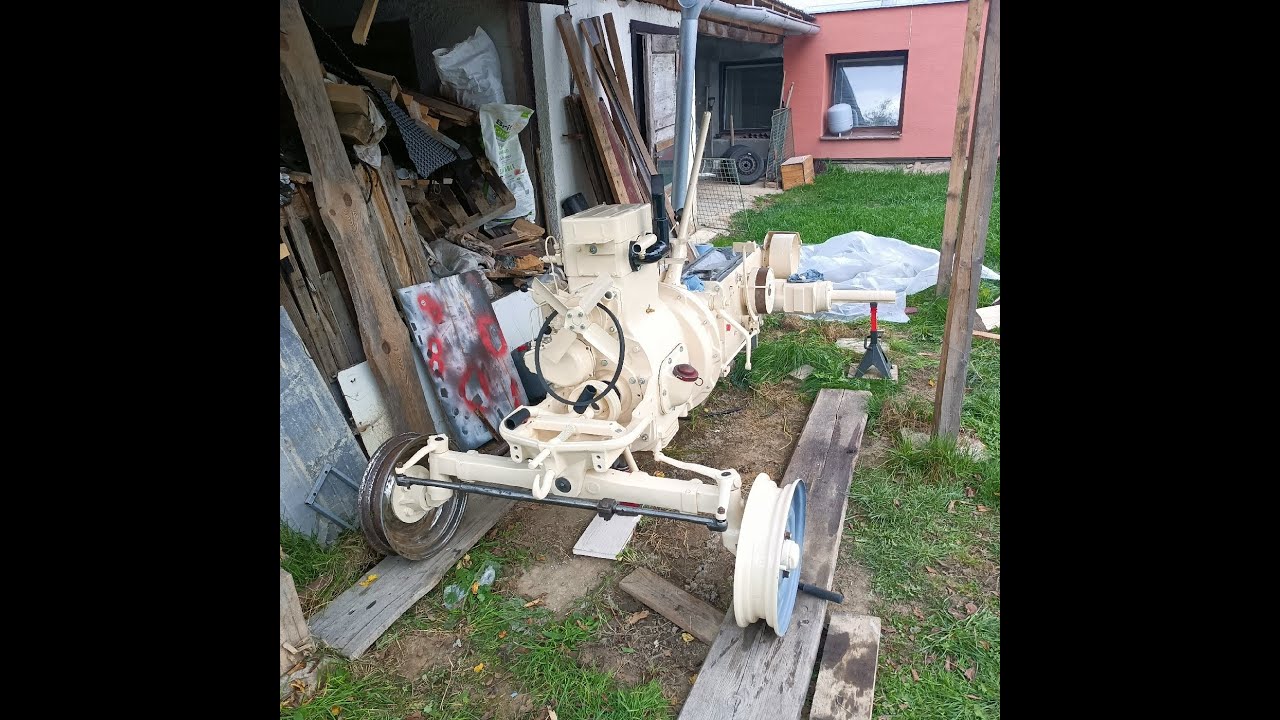 Zetor 25, montáž přední nápravy.