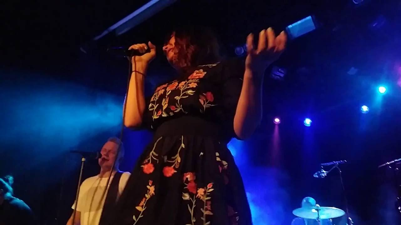 Irina - Kaunis luonne (live @ Virgin Oil, 15.10.2016)