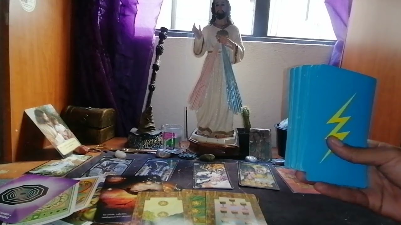 Lectura de la semana día viernes. Therian por totem. Español latino en ves de otro idioma. 