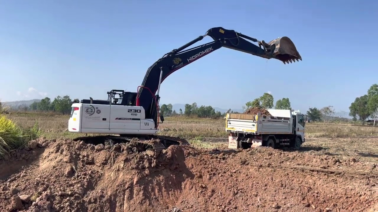 HIDROMEK HMK230LC  ขุดขยายสระน้ำ ขนาด 30 ตารางวา บ้านจำป่าหวาย [ปิดงาน]
