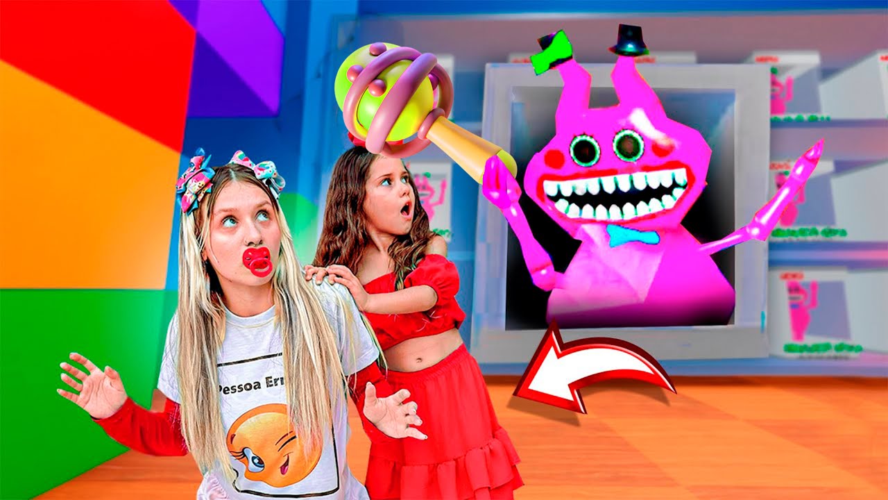 LAYRA E BEBÊ JULLY TIVERAM QUE FUGIR DO MONSTRO ROSA DA LOJA DE BRINQUEDOS!!