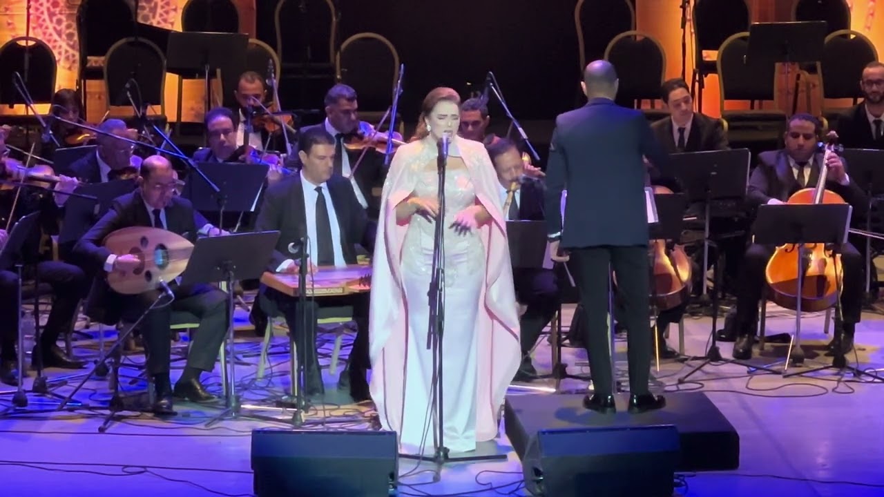 مش عوايدك ( رائعة ميادة الحناوي 🌷 ) مهرجان الموسيقي العربية ال ٣٢