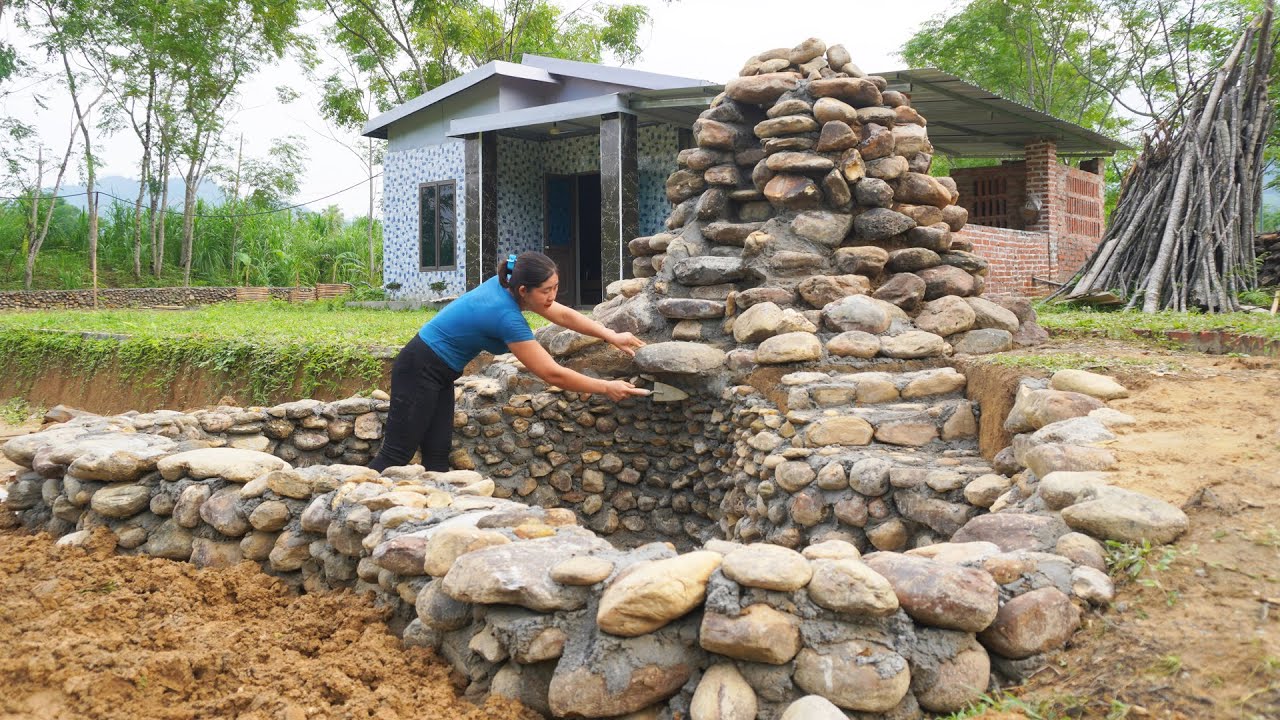 Building artificial waterfalls and aquariums made of stone -Live with nature, Ly Hieu Hieu