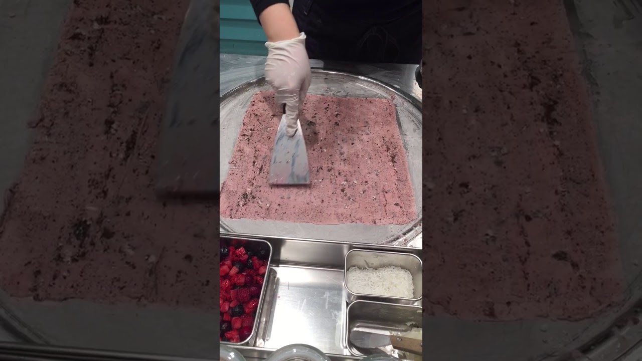 見てて見飽きないロールアイスを作る動画in原宿