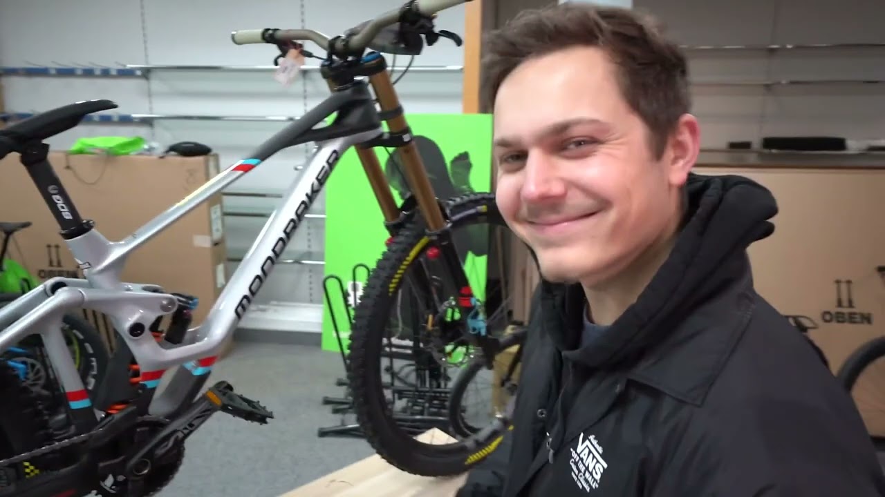 Mountainbike Mondraker SUMMUM CARBON RR MX 2022 Downhill Fully Review