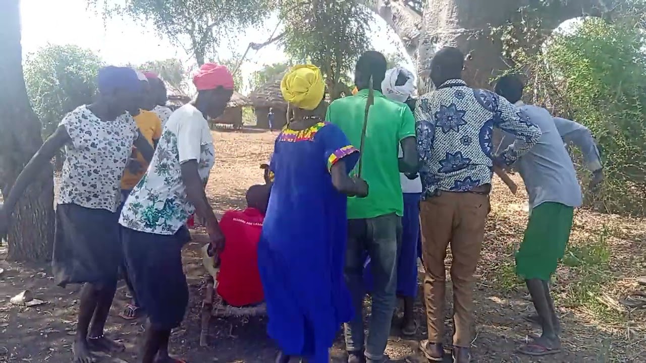 Muun Tanyan dancing 