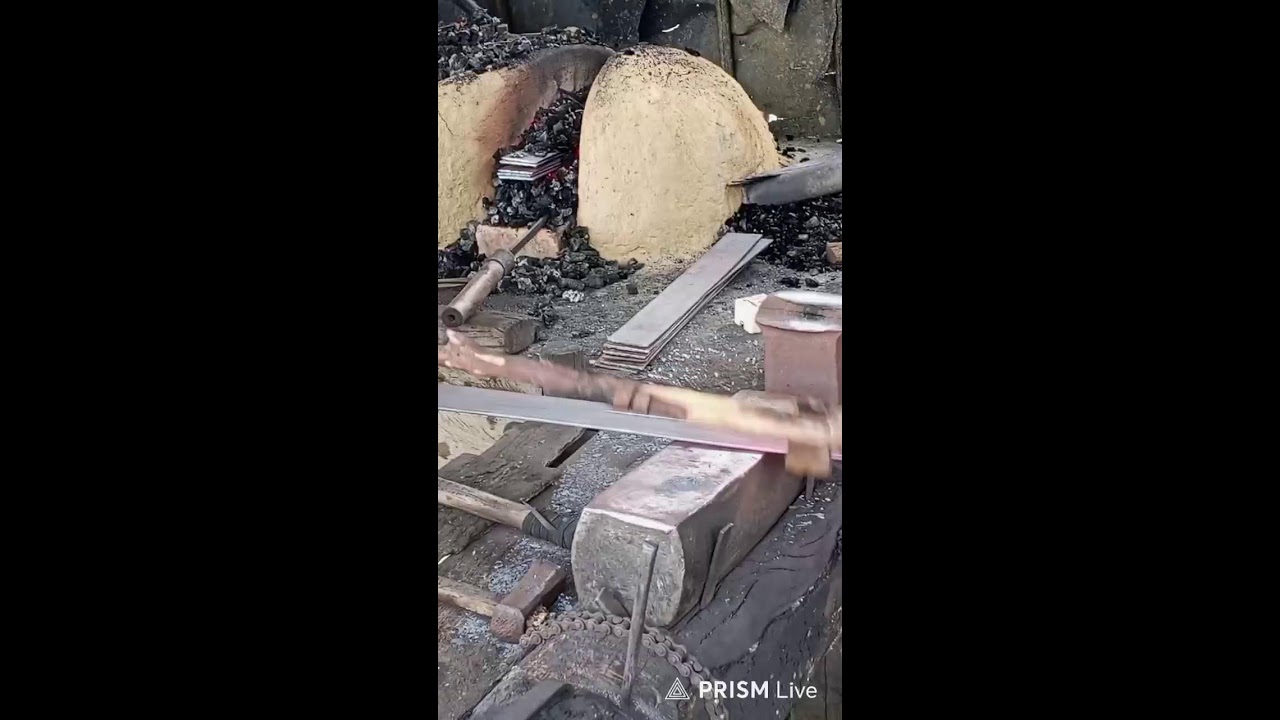 proses pembuatan alat pertanian