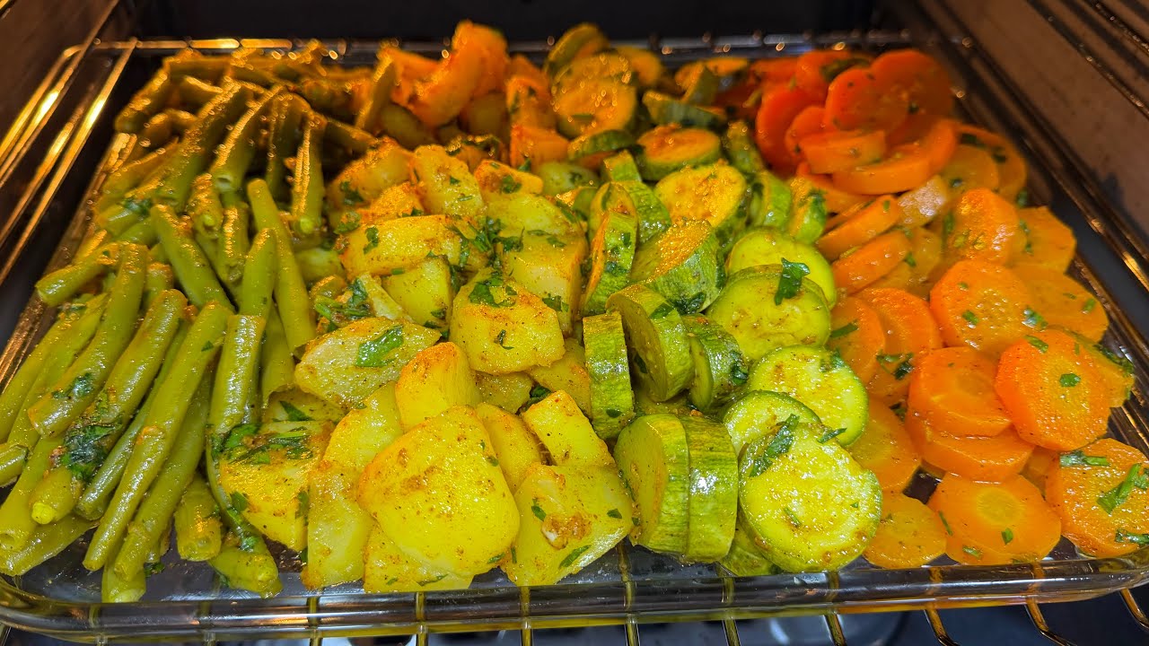والله العظيم بنتها وحدها👌صينية خضر في الفرن بتتبيلة مبهرة توجد ليه ليه تجي صربة في البنة😋 