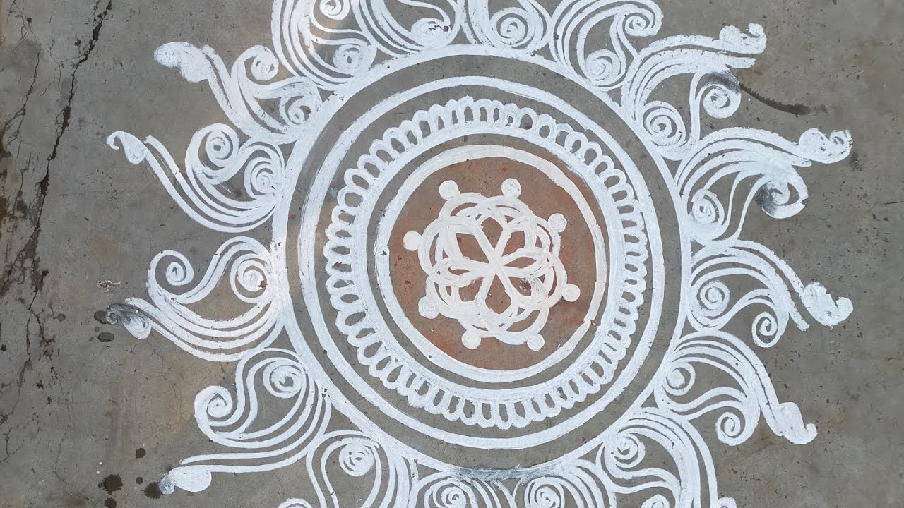 Easy Free hand rangoli with Chalk... 😍❤️✨ #rangoli #colors #art #chalk #india #youtube #roundrangoli