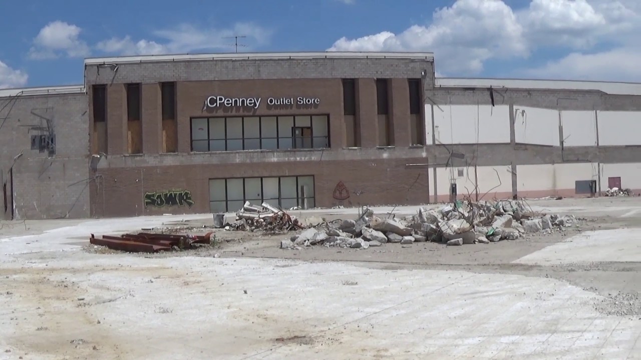 Rolling Acres Mall (June 2017)