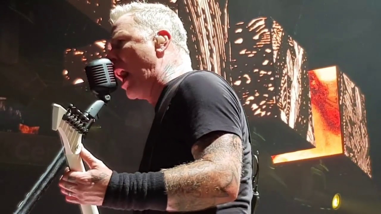James Hetfield insane scream and amazing voice . Metallica worldwired tour 2018