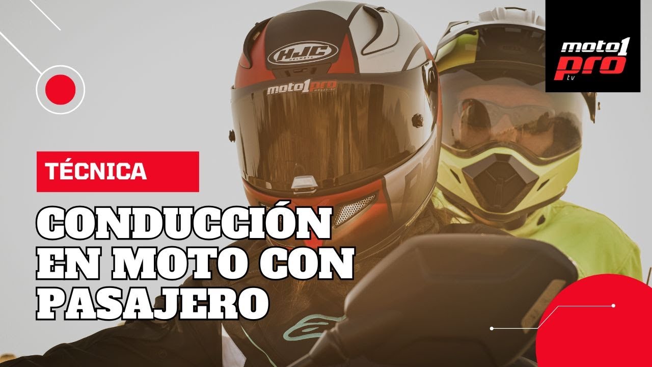 Conducción en moto con pasajero