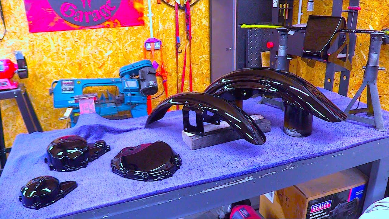 Suzuki GSX 1400, Engine Casings, Paint Shop Day !