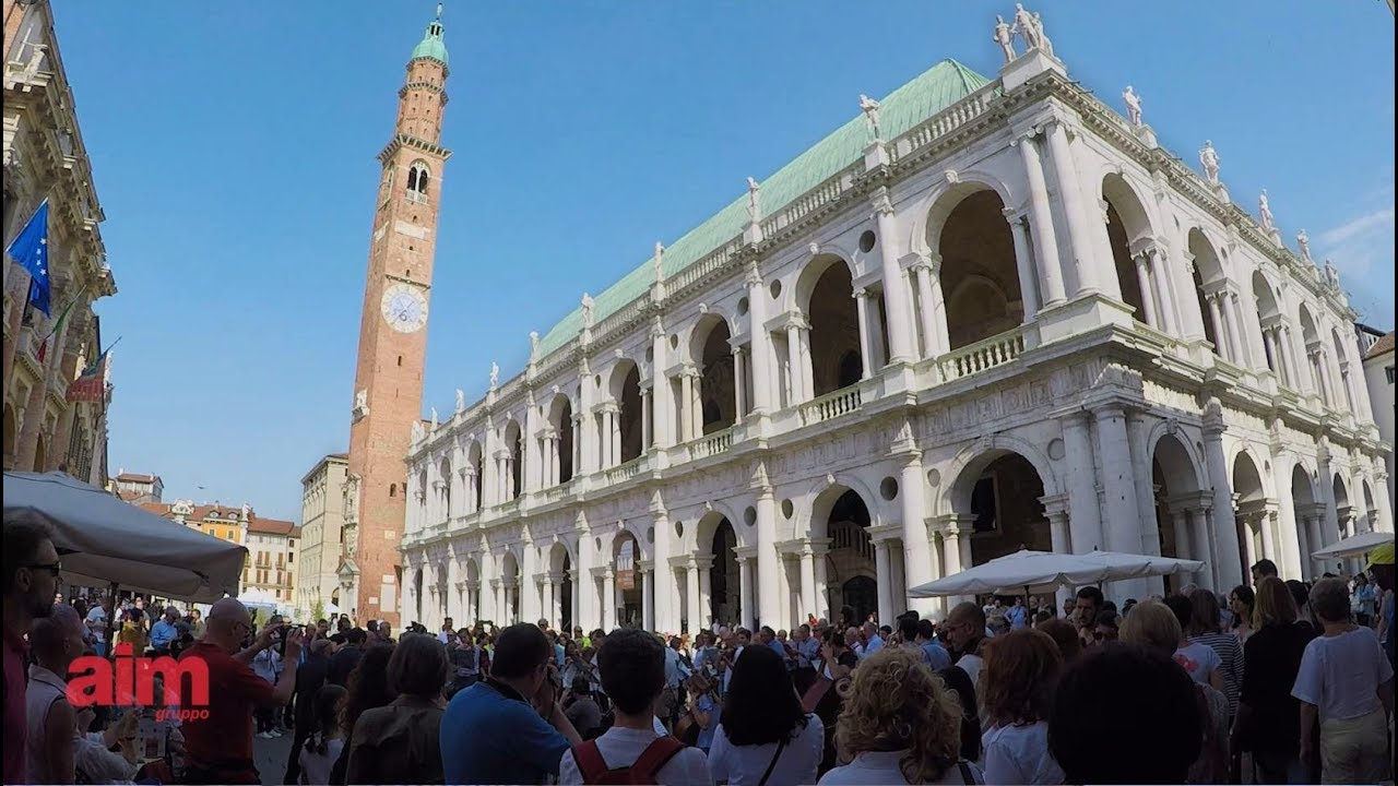 FLASH MOB VICENZA - BEETHOVEN SINFONIA N. 9 - INNO ALLA GIOIA