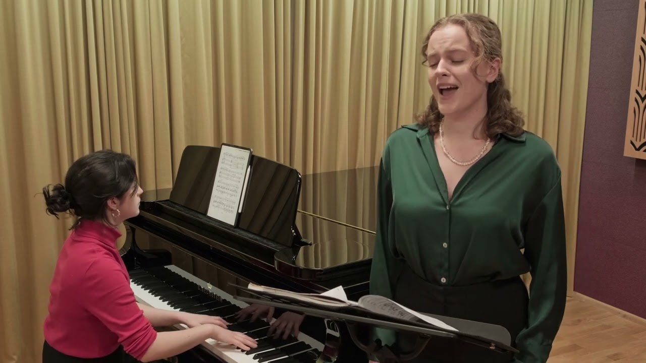 Izzy Mohan & &Aacute;ine Smith - Clarke: The Seal Man