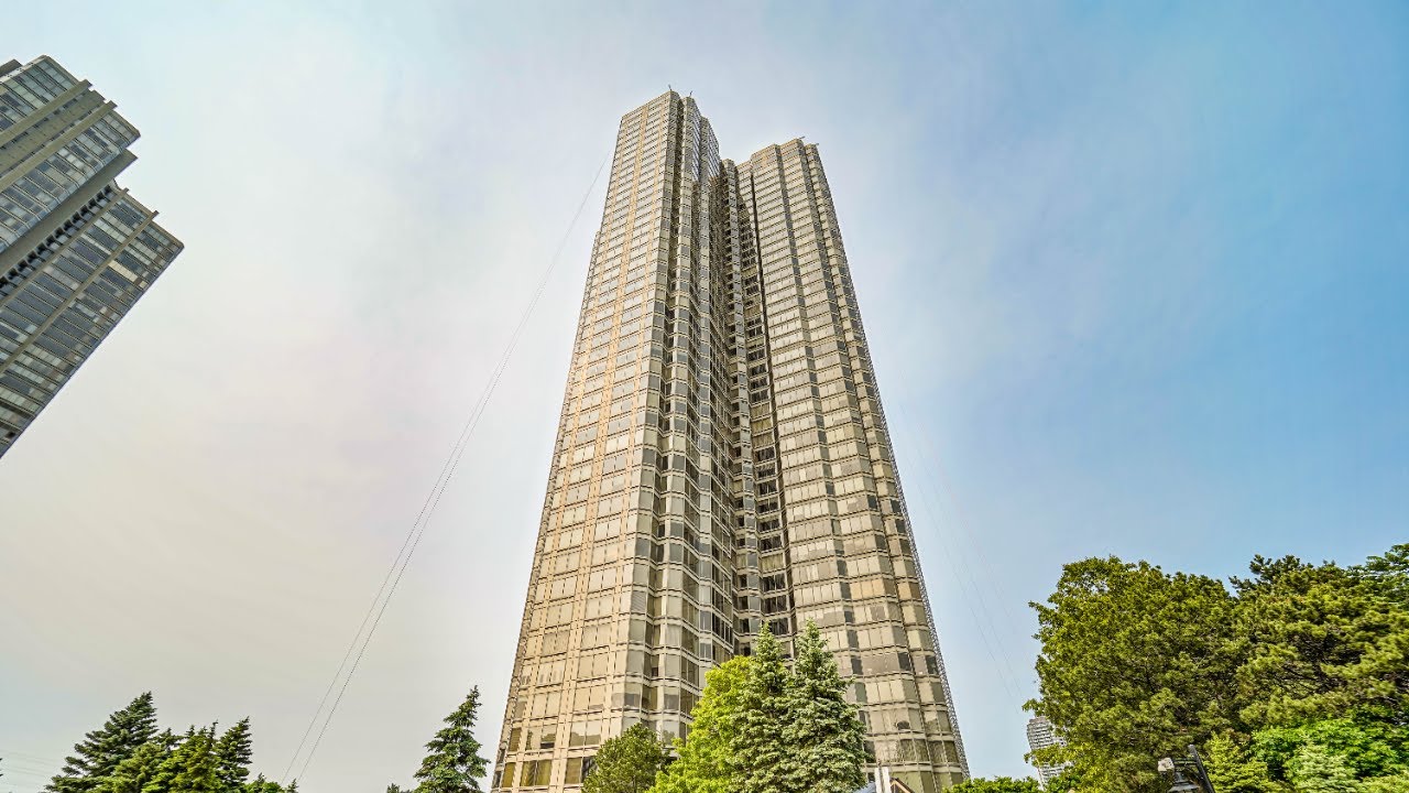 3906   1 Palace Pier Court