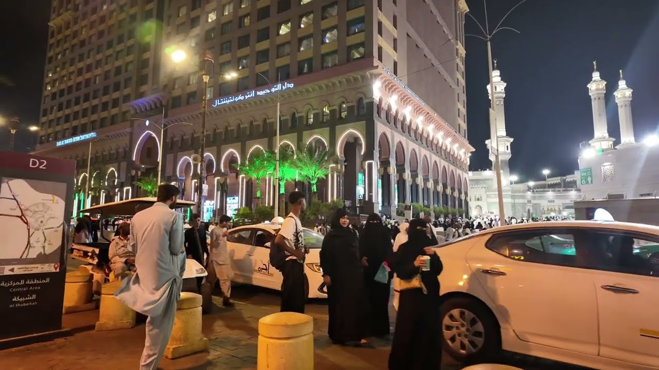 Mecca at Night: Walking Around the Kaaba | Mecca Nightlife | Nightlife Walking Tour | 4k