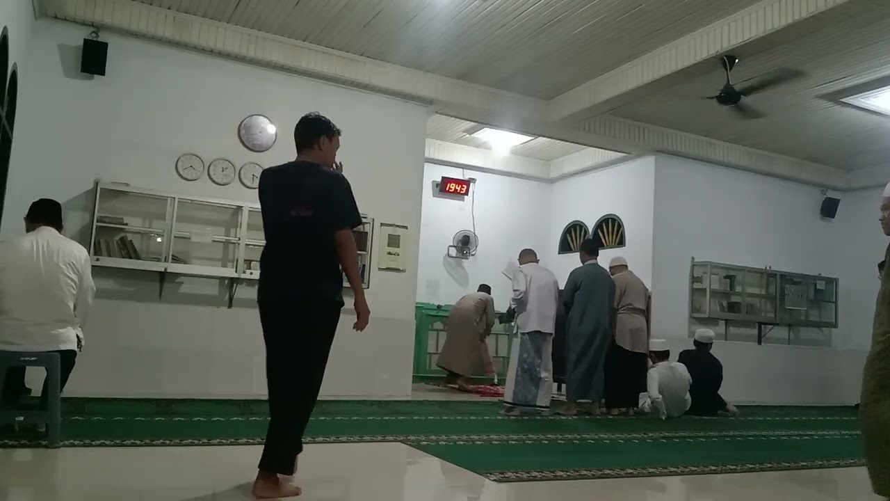 Shalat Isya di Masjid Nurul Iman setelah buka puasa Senin Kamis tgl 9/2/26