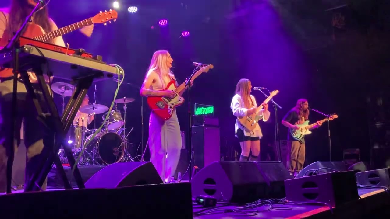 Wet Leg - Supermarket @ Brooklyn Steel
