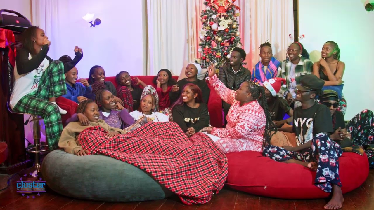 CHRISTMAS UNCUT -  THE CLUSTER 